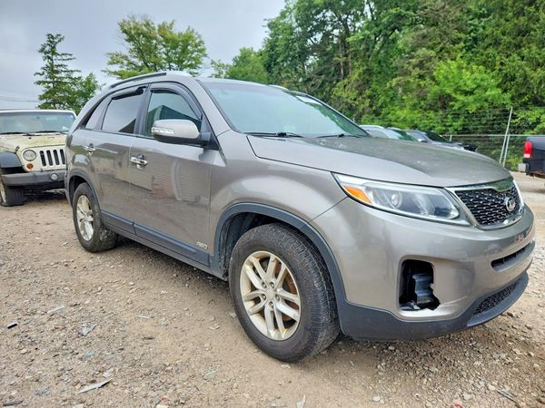 2014 KIA SORENTO Base/ LX