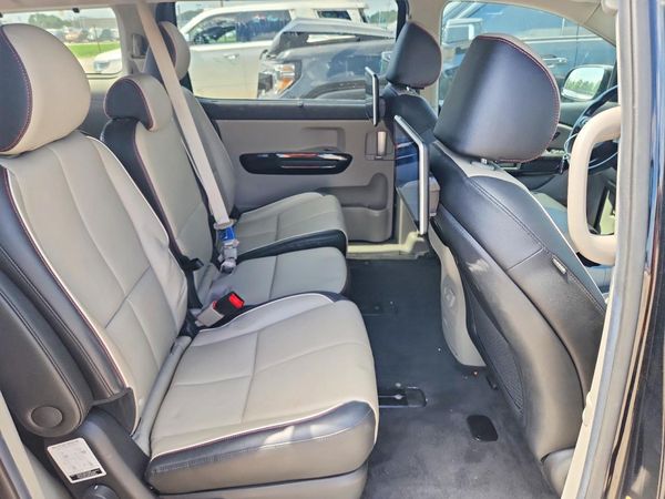 2021 KIA SEDONA