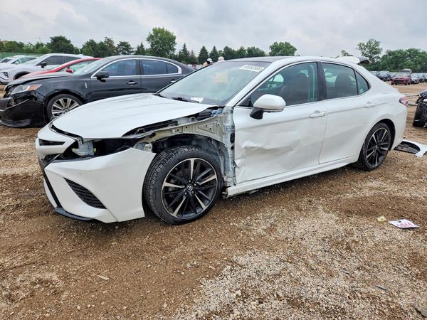 2018 TOYOTA CAMRY