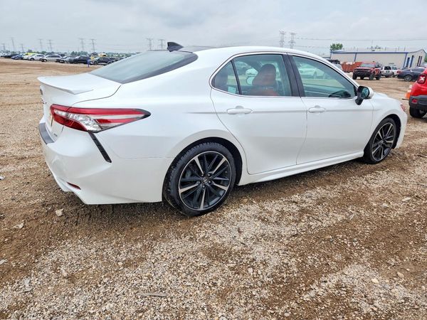 2018 TOYOTA CAMRY