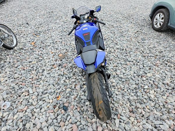 2025 YAMAHA YZFR7
