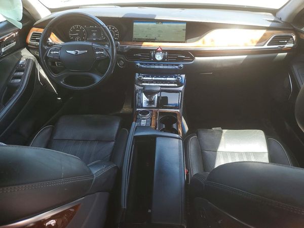 2017 GENESIS G90
