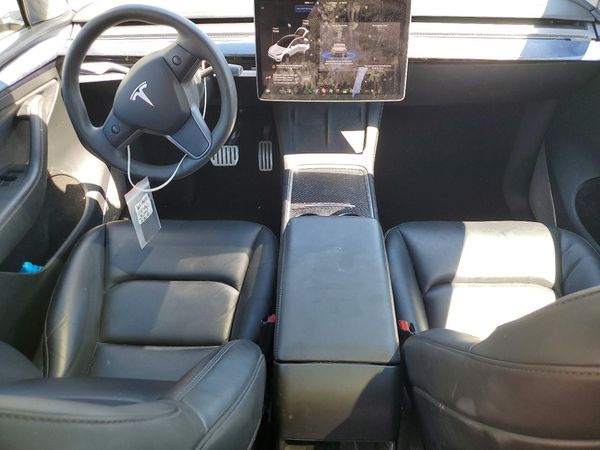 2025 TESLA MODEL Y