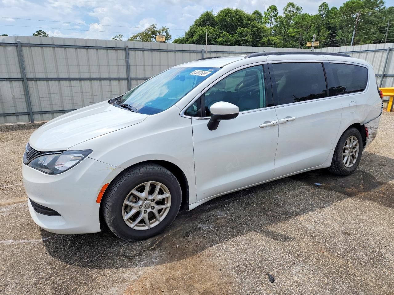 2020 CHRYSLER VOYAGER LXI