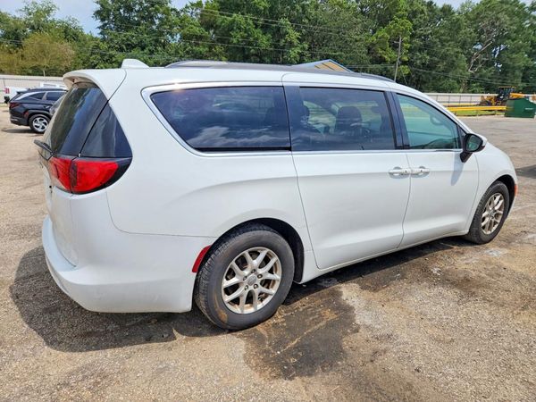 2020 CHRYSLER VOYAGER LXI