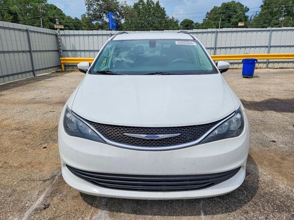 2020 CHRYSLER VOYAGER LXI