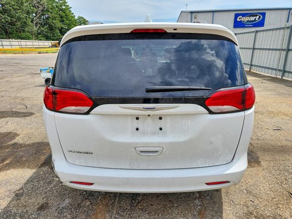 2020 CHRYSLER VOYAGER LXI