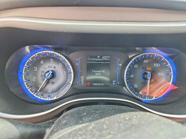 2020 CHRYSLER VOYAGER LXI