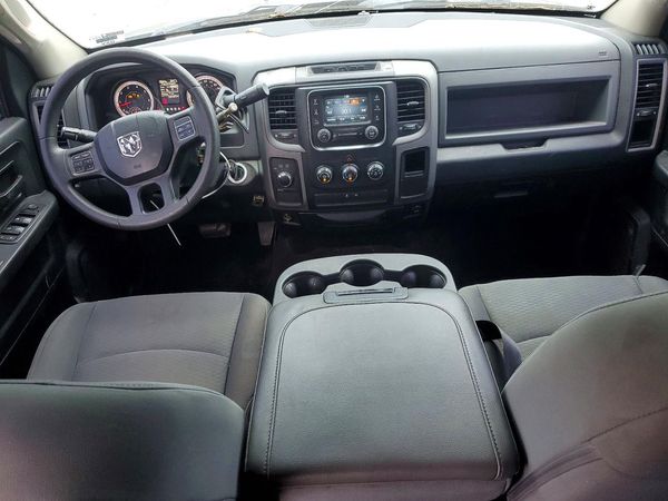 2016 RAM 1500 ST