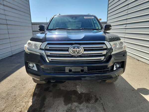 2017 TOYOTA LAND CRUISER VX-R