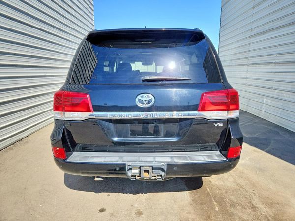 2017 TOYOTA LAND CRUISER VX-R