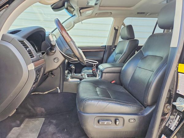 2017 TOYOTA LAND CRUISER VX-R