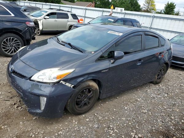 2015 TOYOTA PRIUS