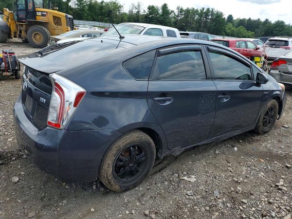 2015 TOYOTA PRIUS