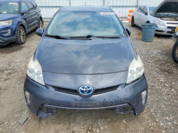 2015 TOYOTA PRIUS