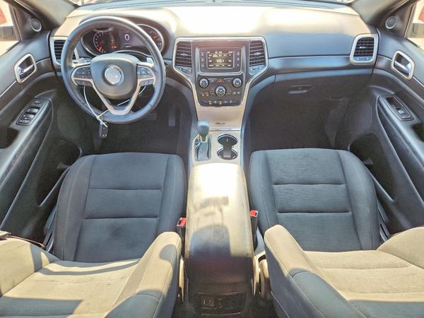 2017 JEEP GRAND CHEROKEE LAREDO 4X2