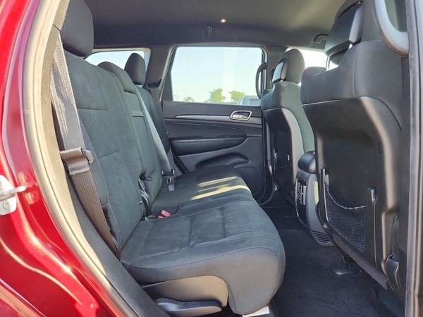 2017 JEEP GRAND CHEROKEE LAREDO 4X2