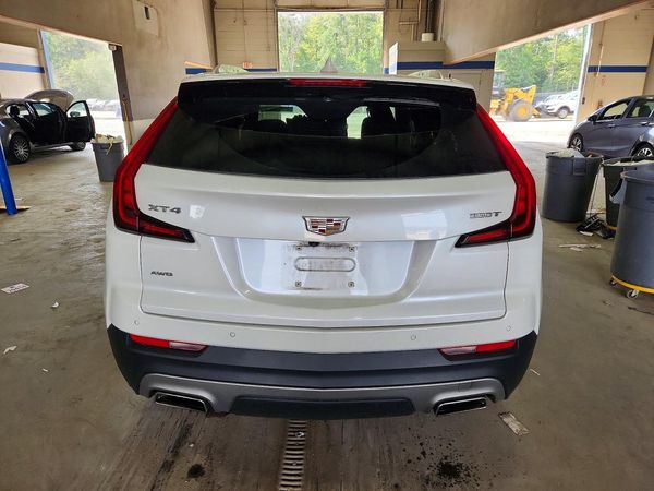 2023 CADILLAC XT4 Premium Luxury