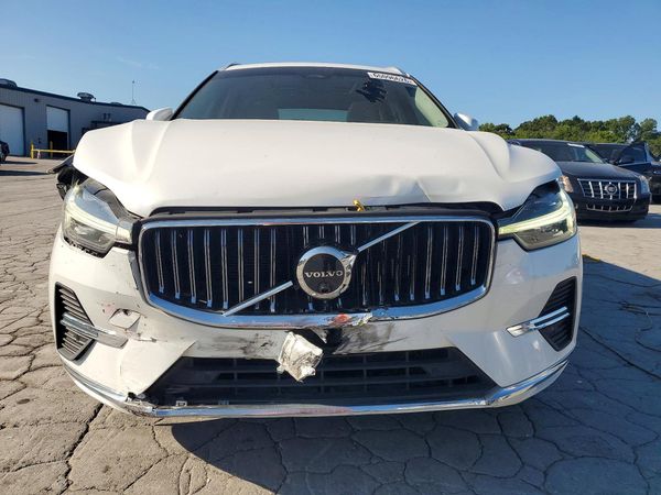 2023 VOLVO XC60 Plus Bright
