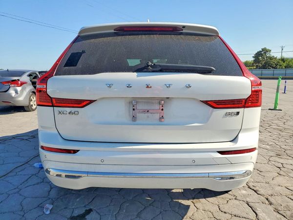 2023 VOLVO XC60 Plus Bright