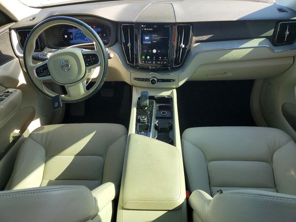 2023 VOLVO XC60 Plus Bright