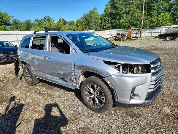 2018 TOYOTA HIGHLANDER LE/LE Plus