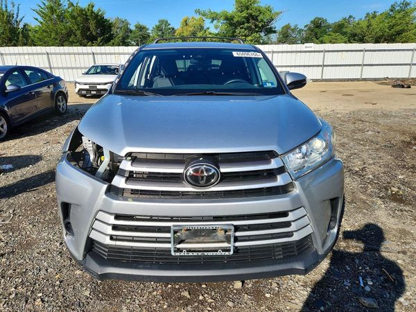 2018 TOYOTA HIGHLANDER LE/LE Plus