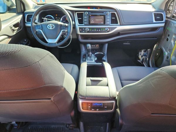 2018 TOYOTA HIGHLANDER LE/LE Plus