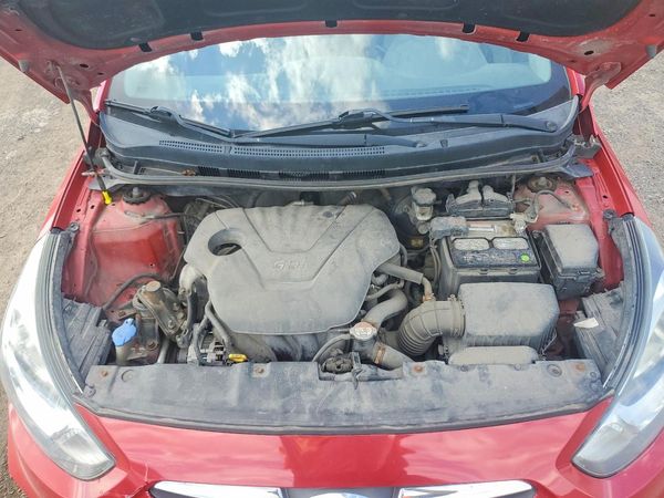 2013 HYUNDAI ACCENT GLS Premium/ SE