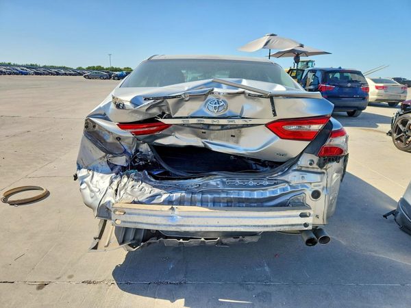 2018 TOYOTA CAMRY