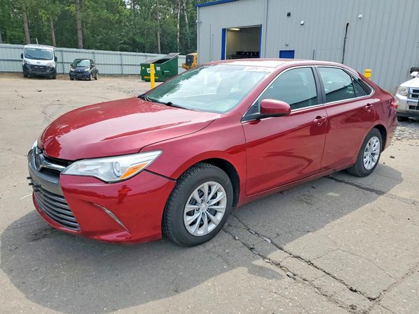 2016 TOYOTA CAMRY