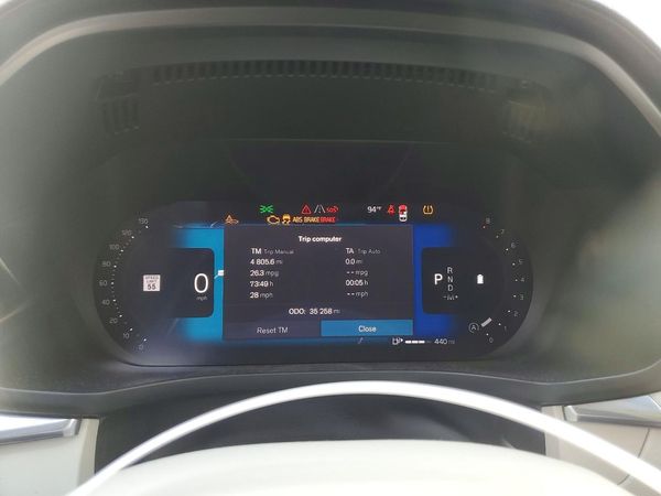 2024 VOLVO XC60 Ultimate Dark — ODOM