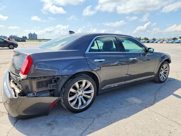 2018 CHRYSLER 300