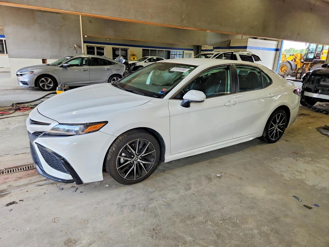 2024 TOYOTA CAMRY