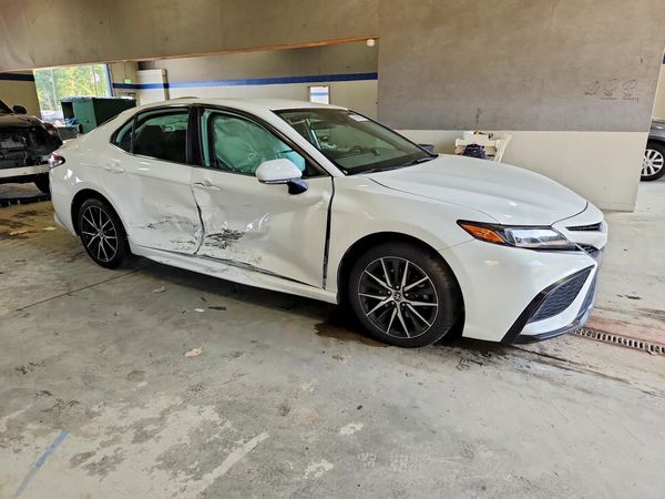 2024 TOYOTA CAMRY