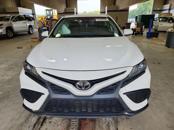 2024 TOYOTA CAMRY