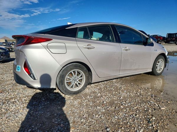2017 TOYOTA PRIUS Three/Four/Four Adv