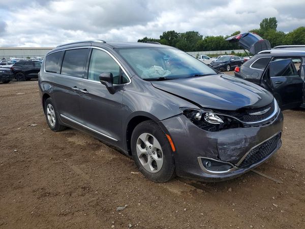 2017 CHRYSLER PACIFICA Touring L Plus