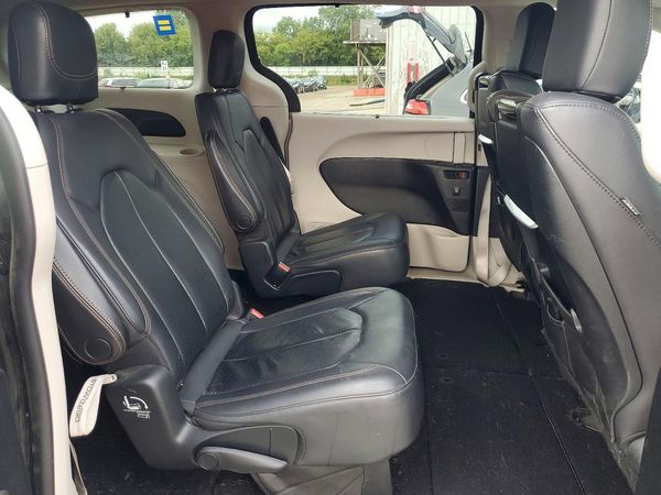 2017 CHRYSLER PACIFICA Touring L Plus