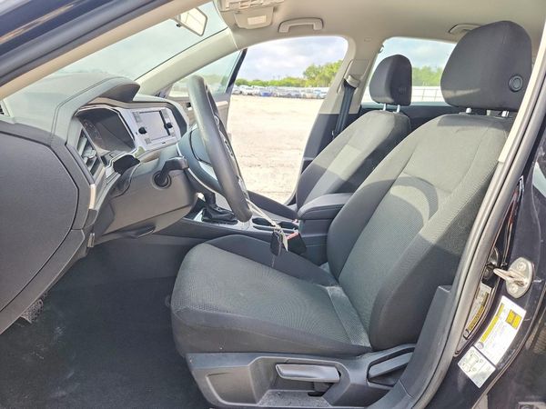 2019 VOLKSWAGEN JETTA S, SE, R-Line