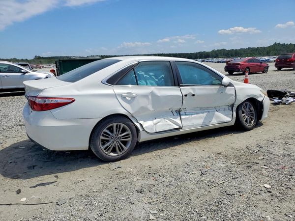2016 TOYOTA CAMRY