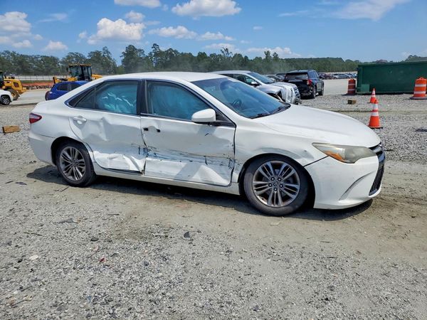 2016 TOYOTA CAMRY