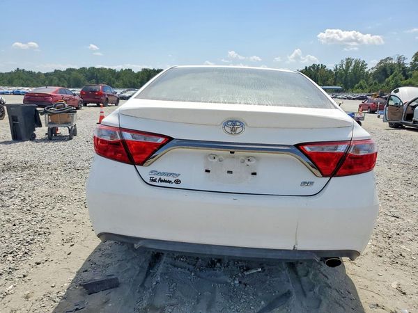 2016 TOYOTA CAMRY