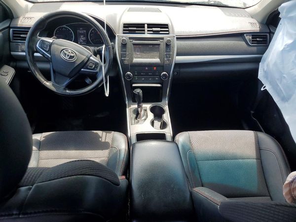2016 TOYOTA CAMRY