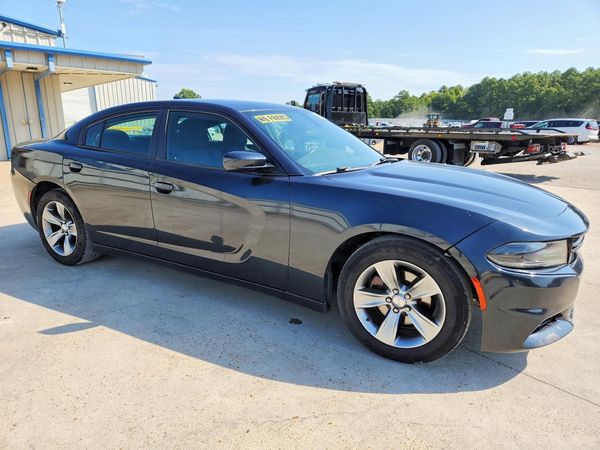 2016 DODGE CHARGER SXT