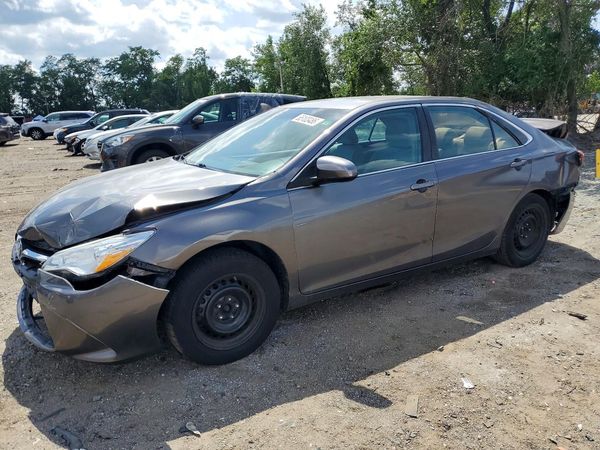 2016 TOYOTA CAMRY