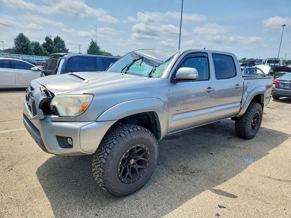 2015 TOYOTA TACOMA Delux Grade