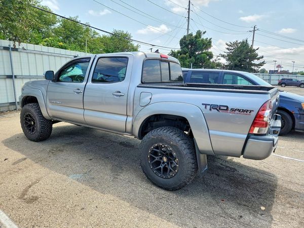 2015 TOYOTA TACOMA Delux Grade