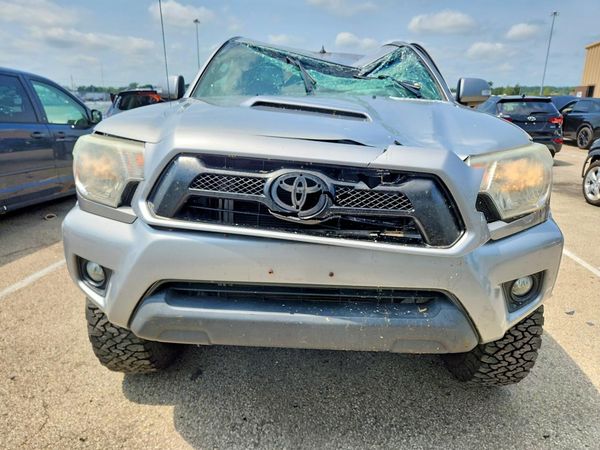 2015 TOYOTA TACOMA Delux Grade