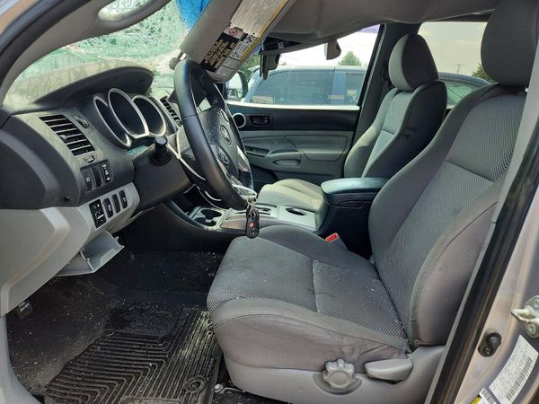 2015 TOYOTA TACOMA Delux Grade